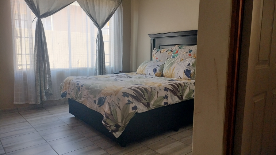 To Let 3 Bedroom Property for Rent in Waterval East North West